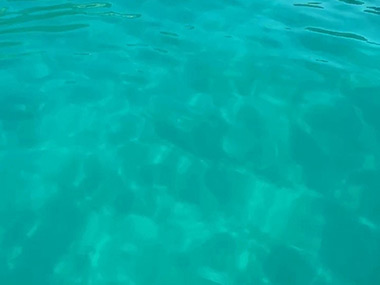 Лазурная морская вода у пляжа Баунти